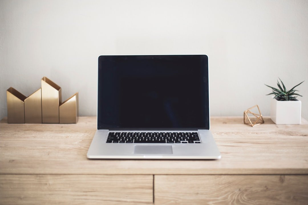 Free Grammarly Alternatives: Two Different Reasons to Switch