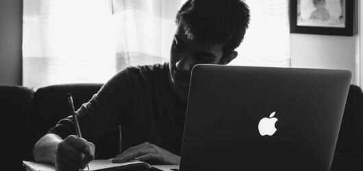 How to Use NotebookLM: Transform Your Documents Into an Intelligent Research Assistant