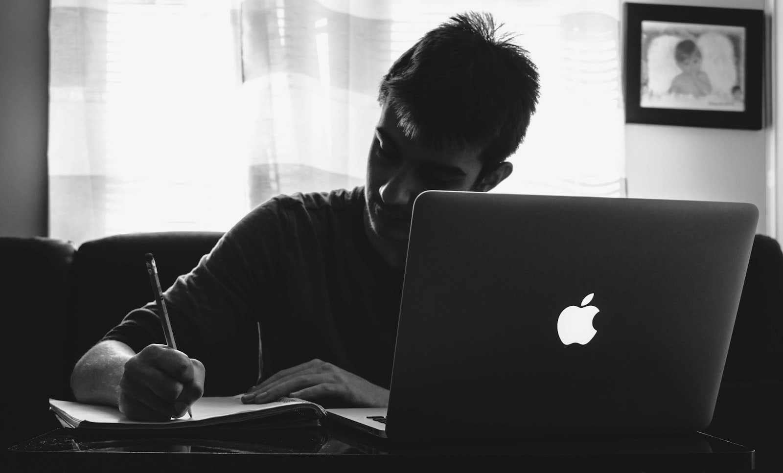 How to Use NotebookLM: Transform Your Documents Into an Intelligent Research Assistant